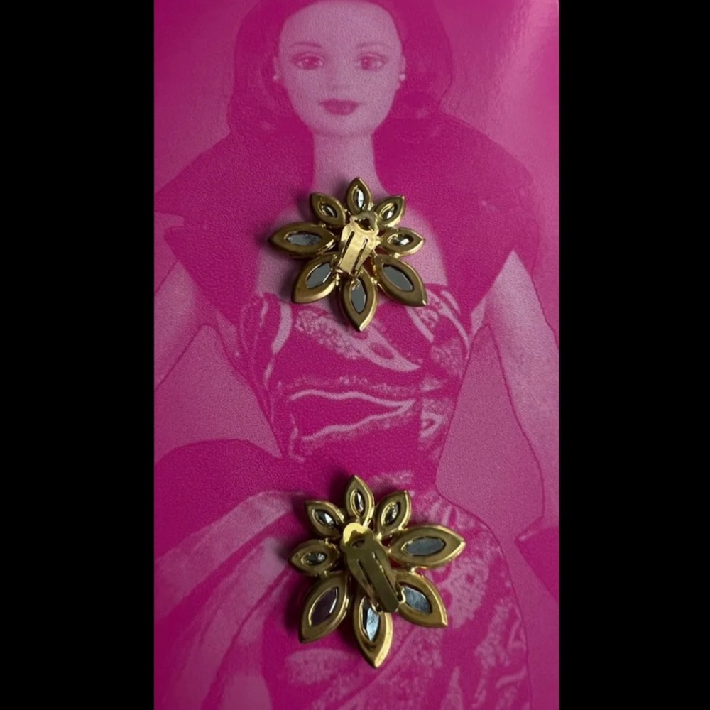 Vintage disco era hot pink stars-like zirconia clipped earrings - Picture 8 of 14